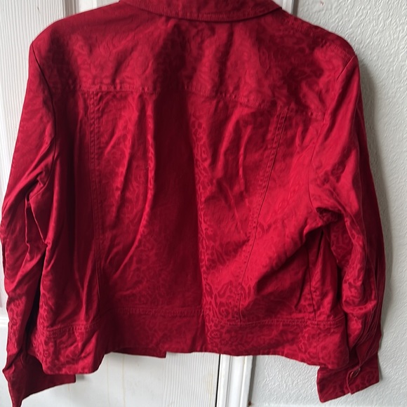 Red jacket - Picture 3 of 3